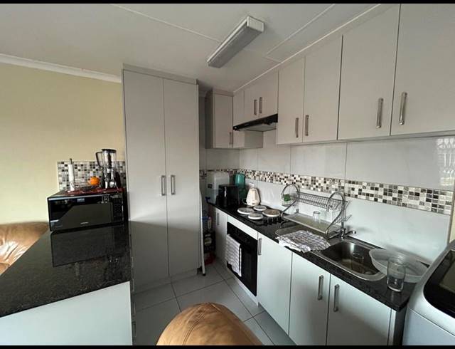 2 BEDROOM PROPERTY TO RENT IN KOSMOSDAL